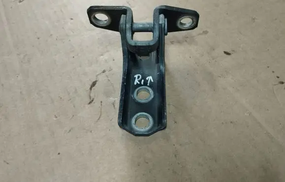 Peugeot 4007 Front door upper hinge
