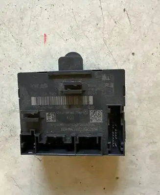 Audi A3 S3 8V Door control unit/module 5Q0959593E