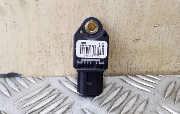 Toyota Verso Airbag deployment crash/impact sensor 8983105020