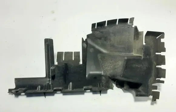 Peugeot 5008 Intercooler air guide/duct channel 9670109580