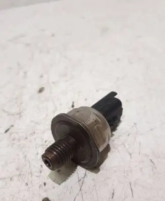 Fuel pressure sensor