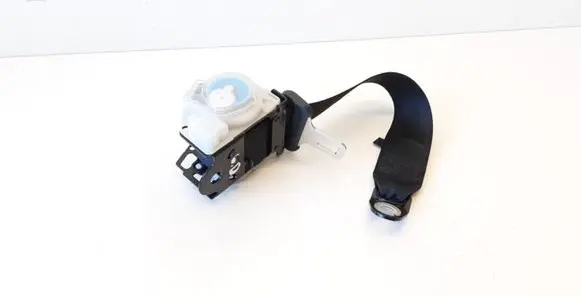 Toyota Avensis T250 Rear seatbelt 7336005101