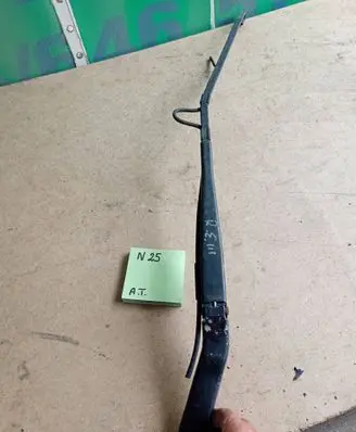 Renault Megane III Front wiper blade arm 65851856