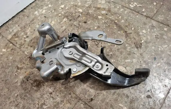 Lexus RX III Hand brake release handle 