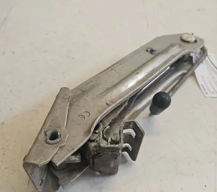 Audi A6 S6 C5 4B Lift Jack 8L0011031A