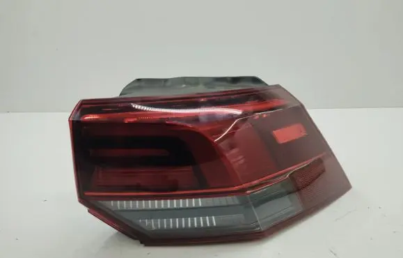 Volkswagen Golf VIII Rear/tail lights 5H0945096B
