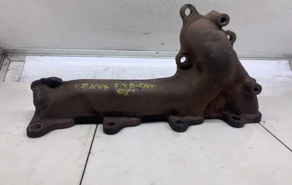 Lexus IS 200-300 Exhaust manifold 2611