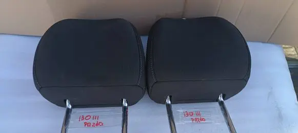 Hyundai i30 Front seat headrest 13L11