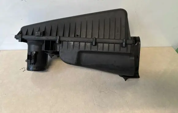 BMW X5 F15 Air filter box 8603092