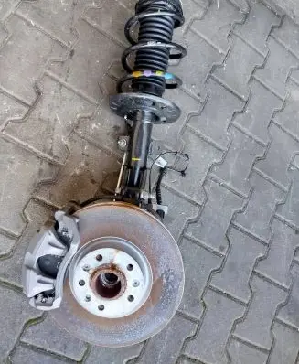 Peugeot 3008 II Front wheel hub spindle knuckle