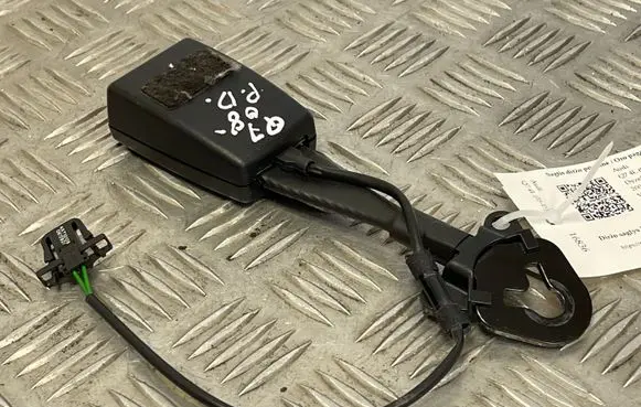 Audi Q7 4L Front seatbelt buckle 4L0857755B