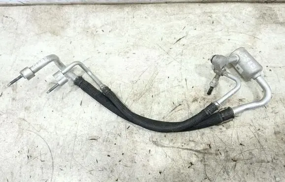 Chevrolet Corvette C8 Air conditioning (A/C) pipe/hose 84525737
