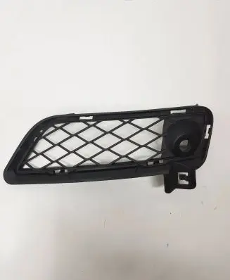 BMW X3 F25 Front bumper lower grill 7210468 51117210468