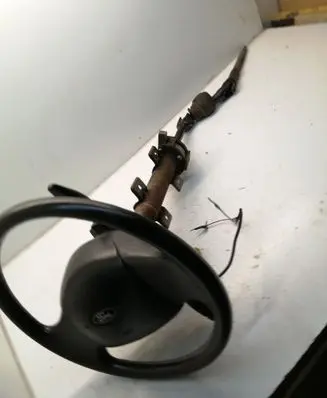 Steering wheel axle set