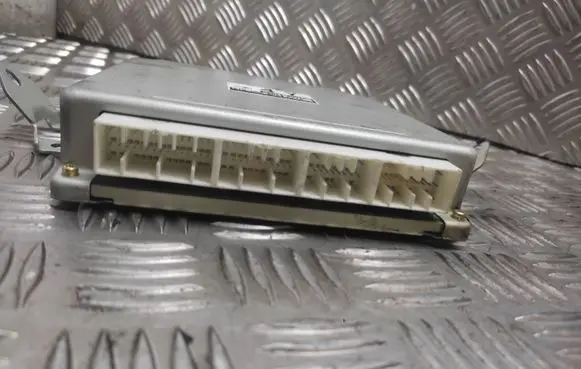 Subaru Impreza II Engine control unit/module 22611AH310