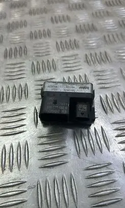 Toyota Avensis T270 Glow plug pre-heat relay 0281003115