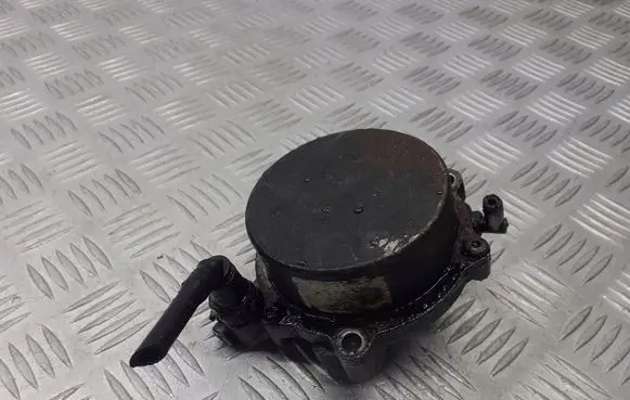 Opel Astra H Vacuum pump