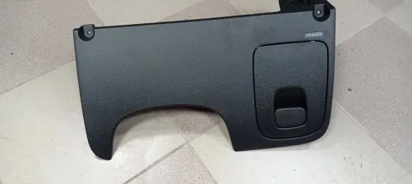 Dashboard lower bottom trim panel