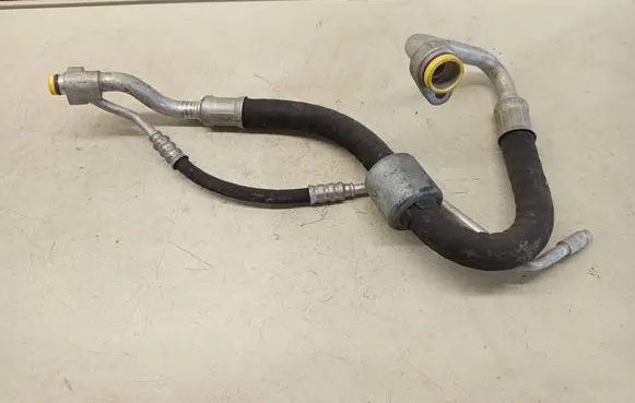 BMW 3 E90 E91 Air conditioning (A/C) pipe/hose 916836502