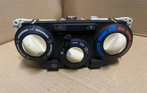 Nissan Micra Climate control unit 27520AX N100302V 060511