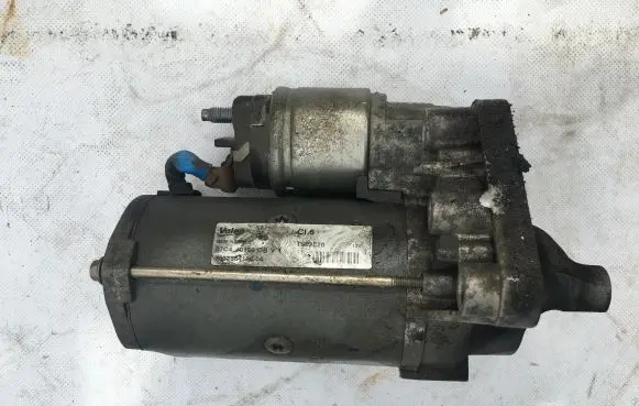 Peugeot 208 Starter motor 9662854180