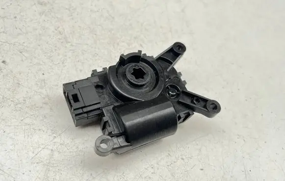 Volkswagen Polo V 6R Rear glass lock/latch Q854 5WA907511C