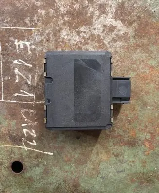 Land Rover Defender Distronic sensor radar R8B29G768AB 0203305724
