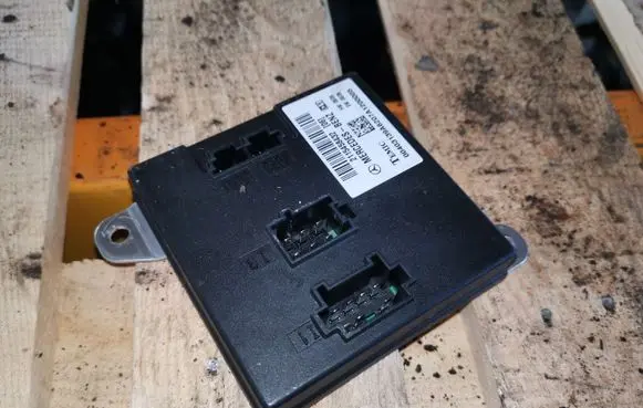 Mercedes-Benz E W211 Other control units/modules 2115458432