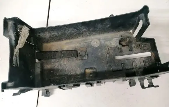 Battery box tray