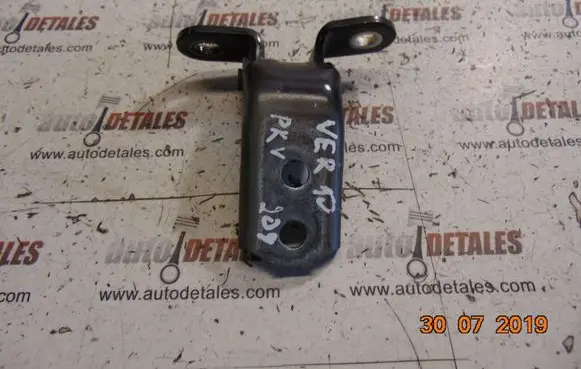 Toyota Verso Front door upper hinge
