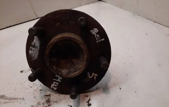 Mazda 5 Rear wheel hub
