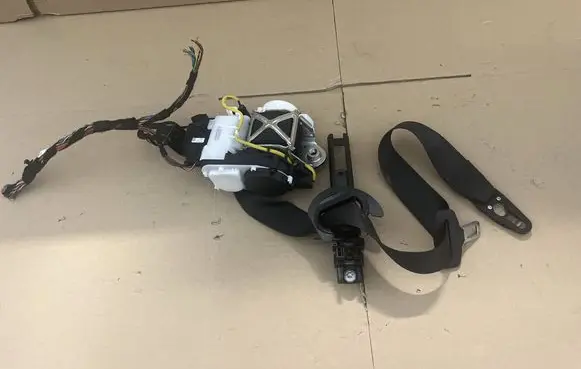 Mercedes-Benz E W213 Front seatbelt A2138600701 2138600701