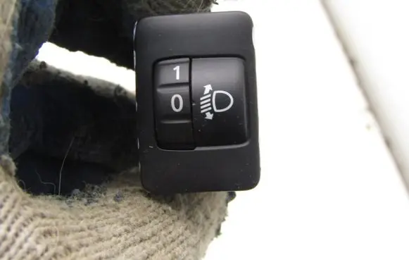 Mitsubishi Eclipse Cross Headlight level height control switch 90329