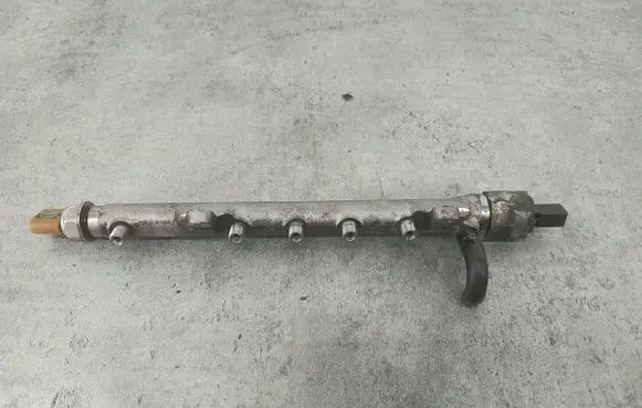 Volkswagen Caddy Fuel main line pipe R03L125A