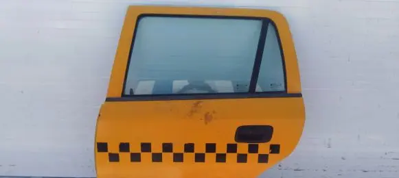 Opel Astra G Rear door geltona