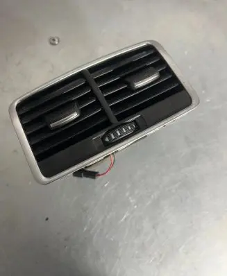Audi A6 S6 C6 4F Rear air vent grill 4F0819203C