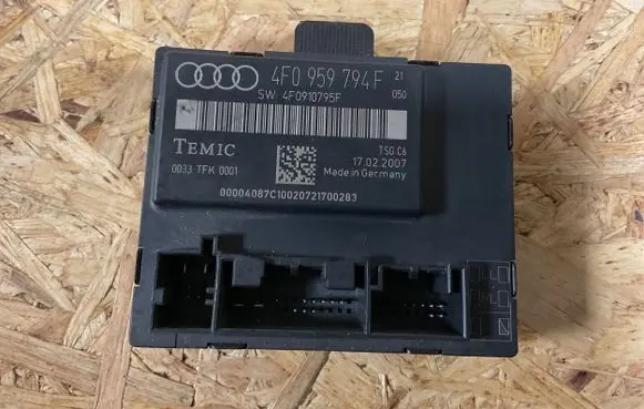 Audi A8 S8 D3 4E Door control unit/module 4F0959794F 4F0910795F 0033TFK0001