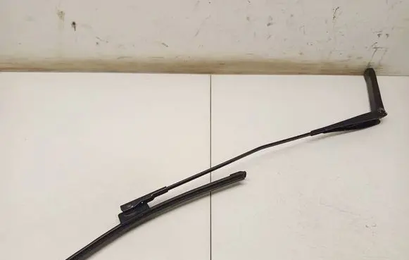 Ford Focus Front wiper blade arm 4M5117526CB