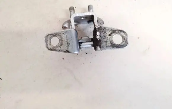 Mitsubishi Outlander Rear door lower hinge