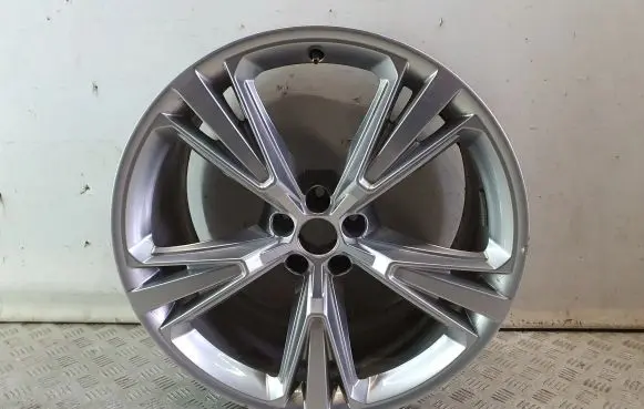 Audi Q8 R21 alloy rim 4M8601025H