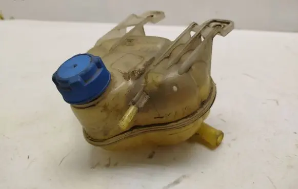 Opel Combo D Coolant expansion tank/reservoir 95510504