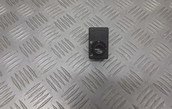 Nissan Primera Wing mirror switch