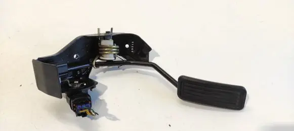 Toyota Avensis T250 Accelerator throttle pedal 7811135030