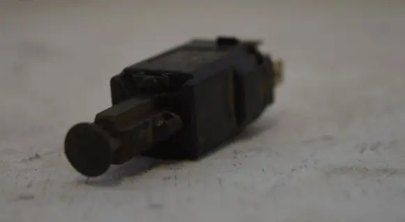 Saab 9-5 Brake pedal sensor switch 5106141 22712549