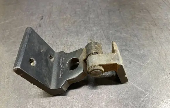 Audi A4 S4 B5 8D Rear door lower hinge 8D0633402