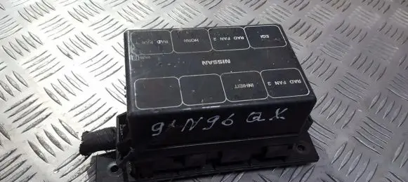 Nissan Maxima Fuse box set