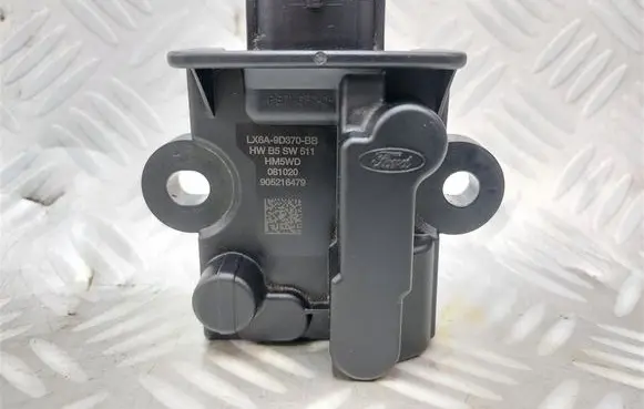 Ford Kuga III Fuel pump relay LX6A-9D370-BB
