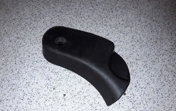 Engine bonnet (hood) release handle