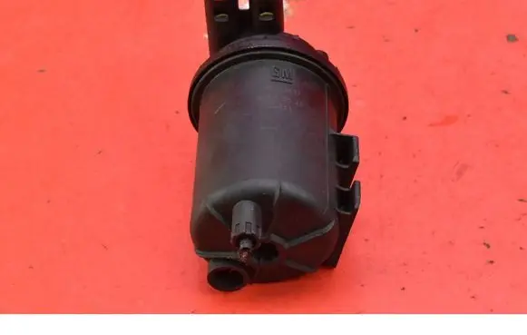 Opel Astra H Fuel filter housing 13203637