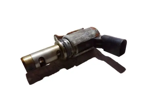 Volkswagen Golf V Camshaft vanos timing valve 